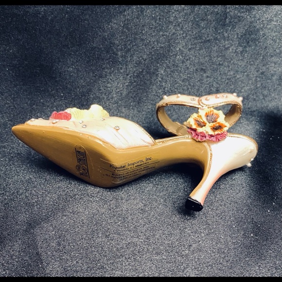 Beautiful NOSTALGIA Miniature High Heel Collectible - Picture 5 of 5